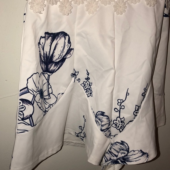 White lace romper - Picture 3 of 4